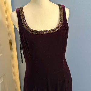 NWT beautiful special occasion dress. Size 8 burgundy velvet